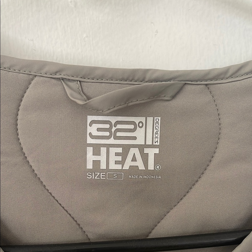 32 Degrees Women's Onion- Quilted Vest - Picture 4 of 4